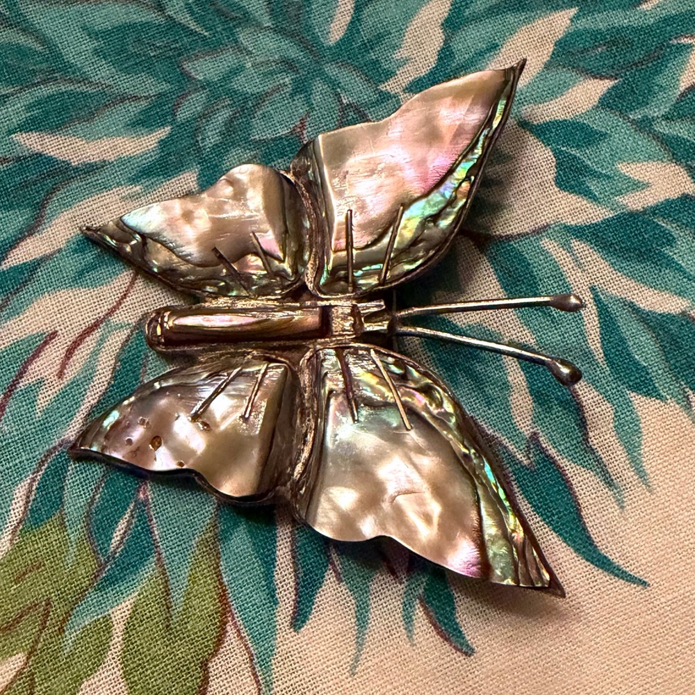 Vintage butterfly 🦋 Mexican Abalone/Sterling Silver Butterfly Brooch - Picture 7 of 11